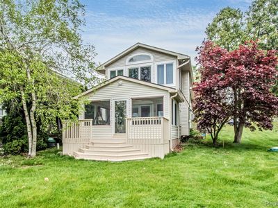 9047 Gale Rd, White Lake, MI, 48386