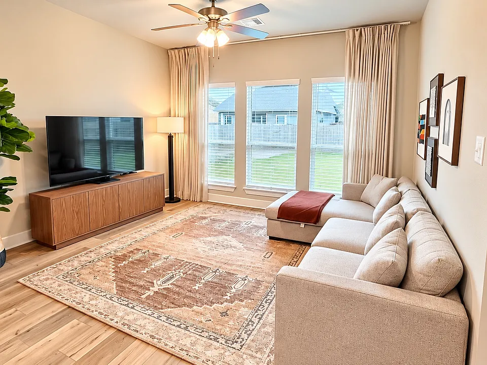 2624 Fox River Dr