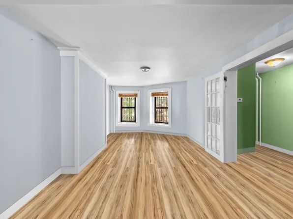 552 Macon Street 1 image 3 of 13