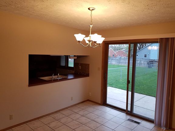 4th image of 1515 Park Ave