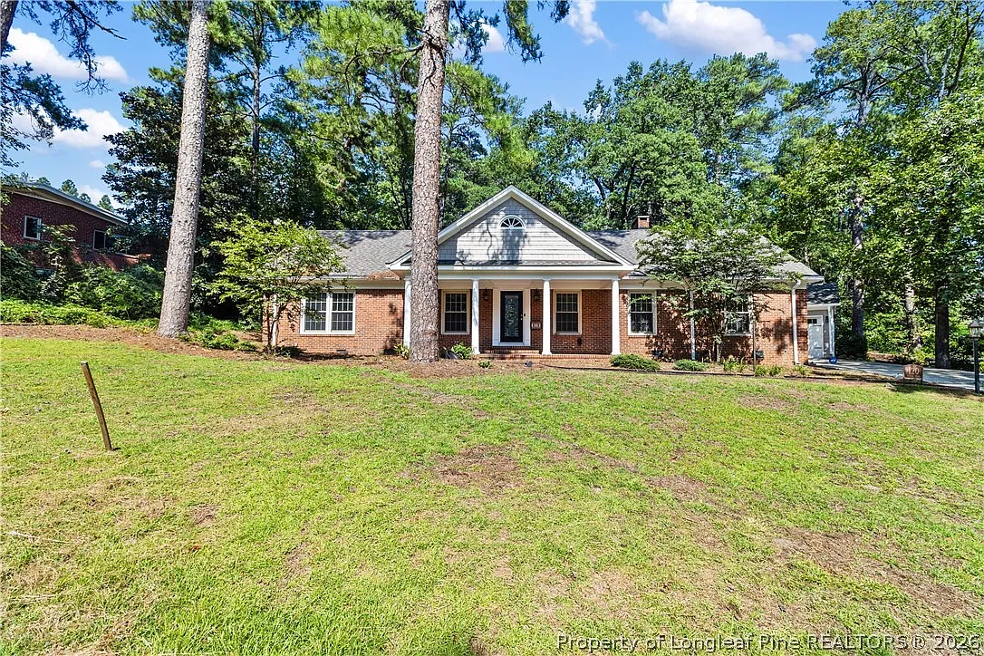 5 bed, 3.0 bath, 2862 sqft, $2,800 — Photo 1