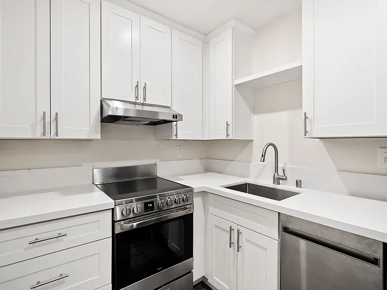 544 Pacific Street — Photo 10