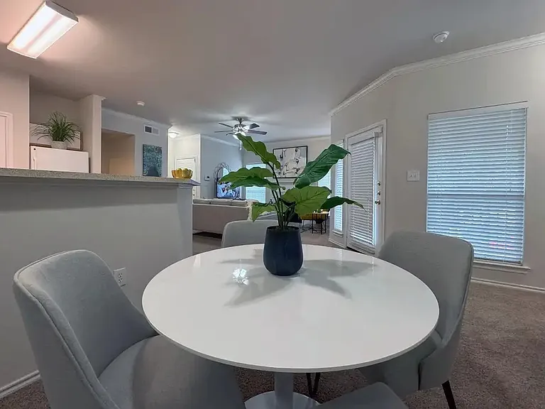 Indian Creek Apartments — Photo 18