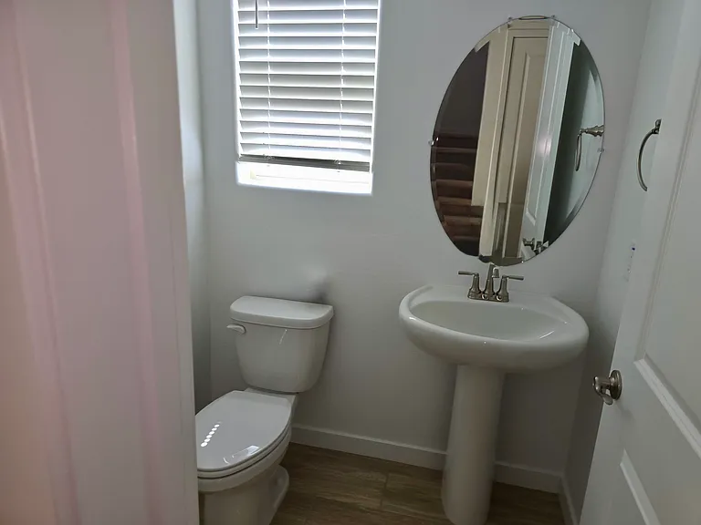 20644 W Thomas Rd — Photo 5