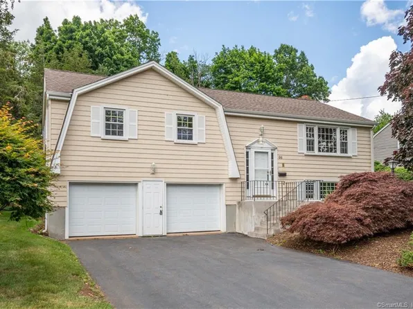 66 Lamplighter Ln, Newington, CT 06111