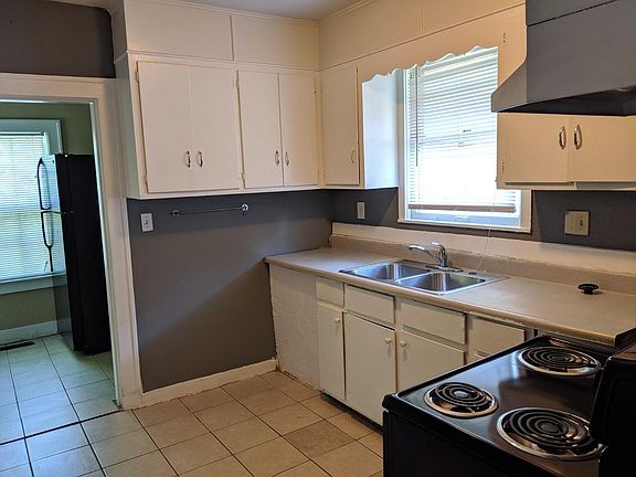 4th image of 5635 Garfield Ave