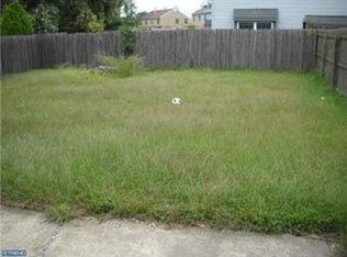 4 Hewitt Ln, Sicklerville, NJ 08081