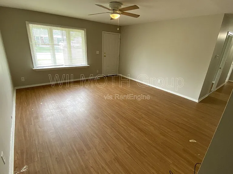 7910 Roy Rd — Photo 3