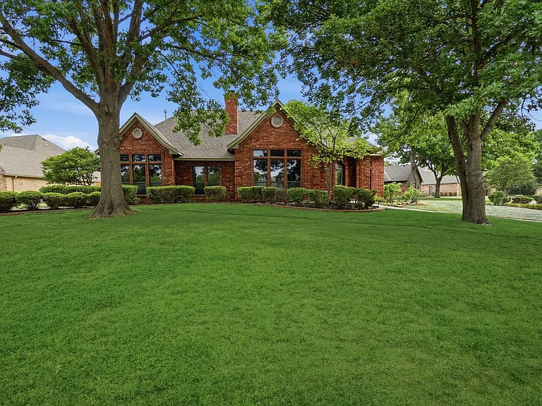 3102 NE Heritage Dr — Photo 51