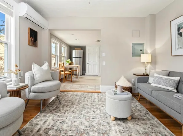 61 Alder St #4, Waltham, MA 02453