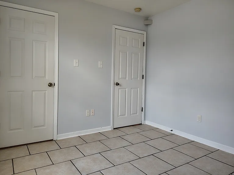2518 Pineridge St — Photo 18