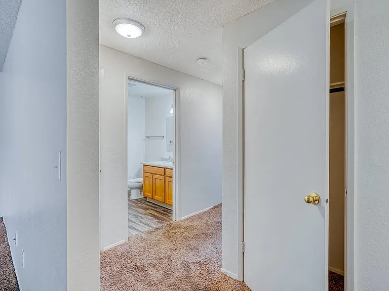 Stafford Court Apartments — Photo 8