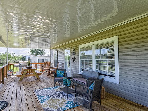 3rd image of 3850 NE 86th Ln