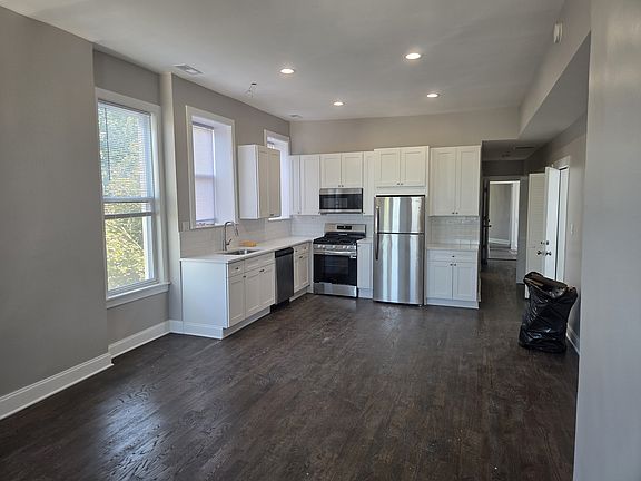 5th image of 1860 N Hoyne Ave APT 1R