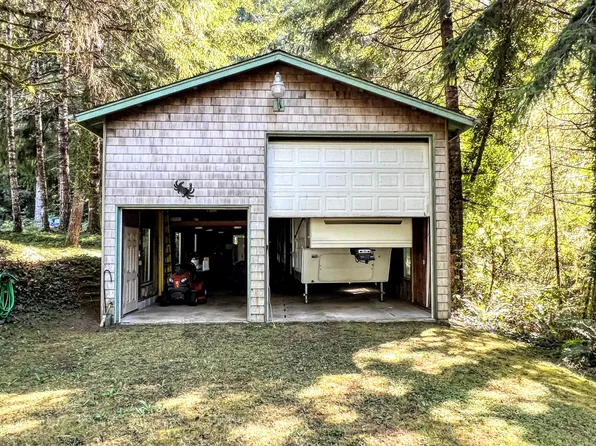 771 E Southworth Rd, Waldport, OR 97394