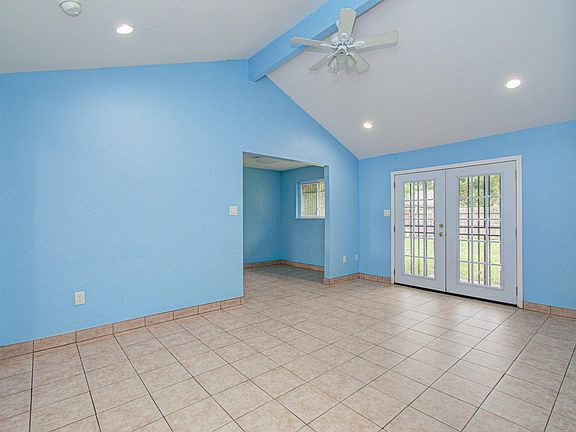 3rd image of 2130 Bunzel St