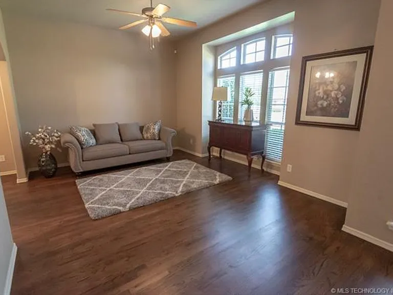 4201 W Kent St — Photo 5