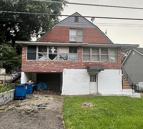 4th image of 2407-2409 Spencer Ave