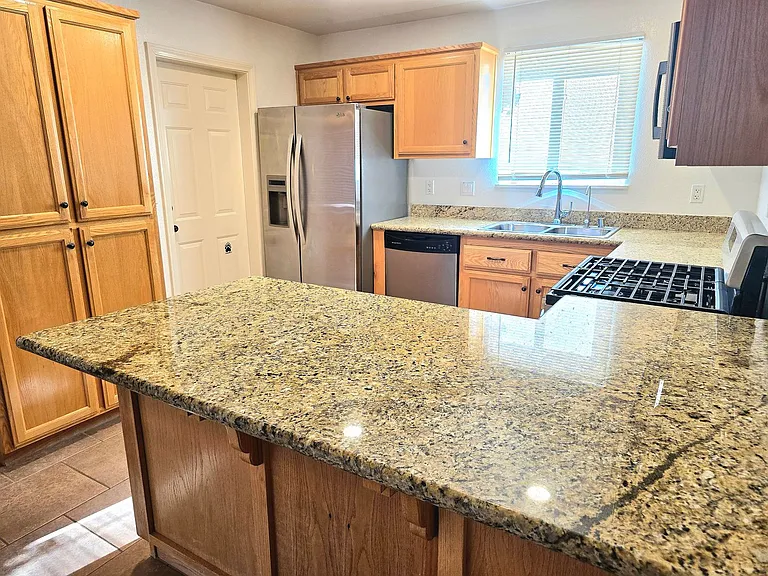 74404 Pinon Dr — Photo 8