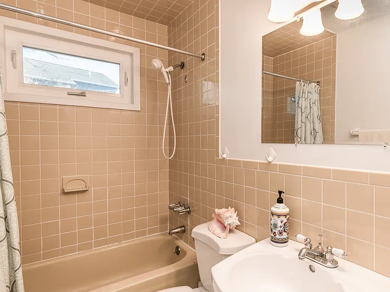 11 Sanger Pl — Photo 9