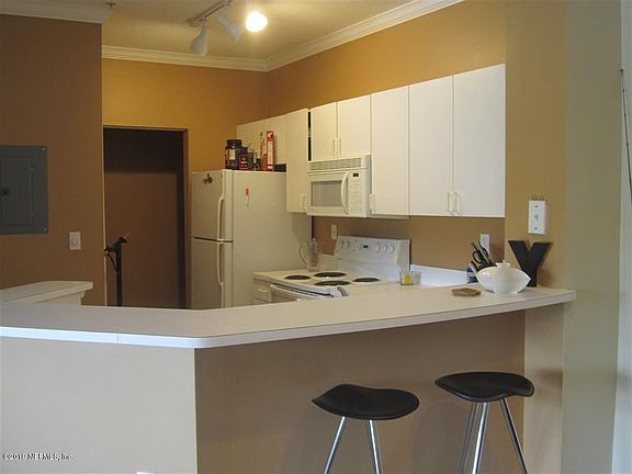 2nd image of 610 Fairway Dr APT 202