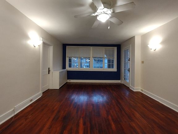 3rd image of 1451-1453 Barnsdale St #2R