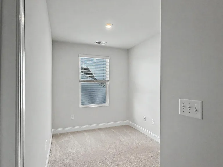 7461 Linda Vista Ln — Photo 16