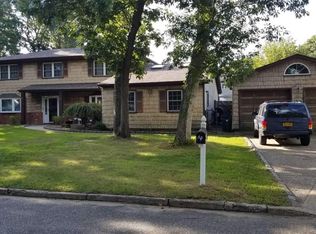 6 South St, Selden, NY 11784