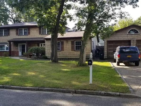 6 South Street, Selden, NY 11784