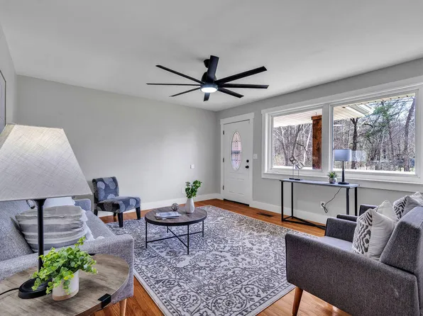 7803 Middle Valley Rd, Hixson, TN 37343