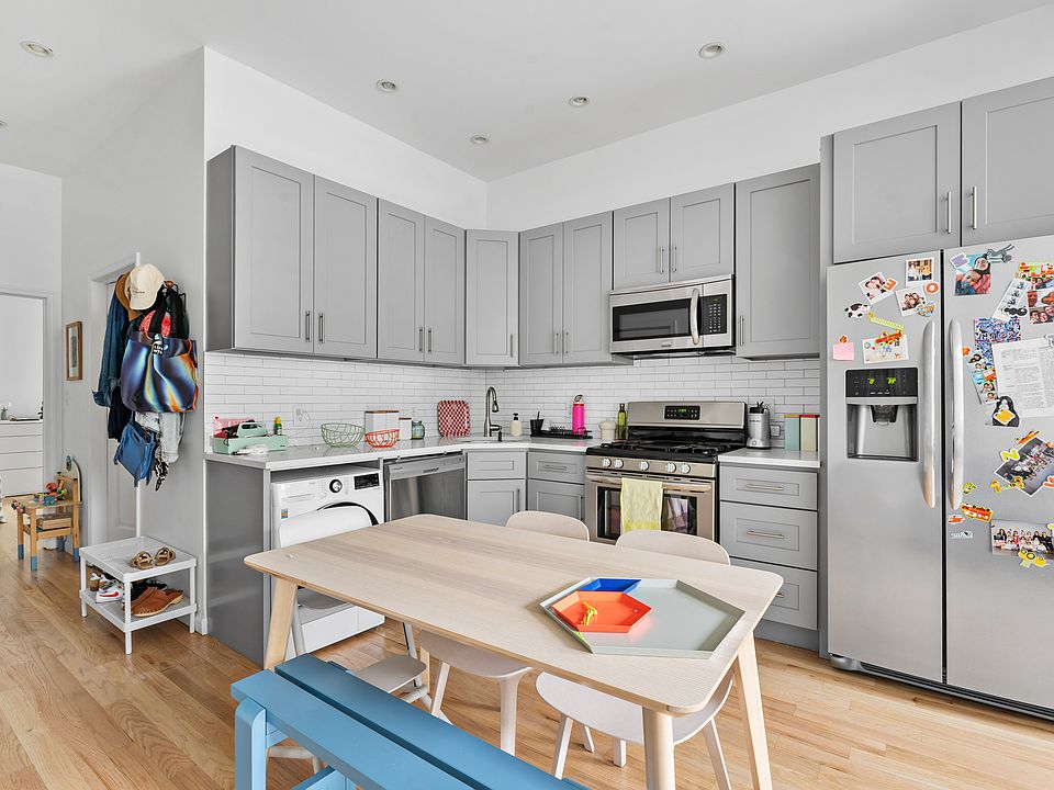 1st image of 91 Woodhull St #2