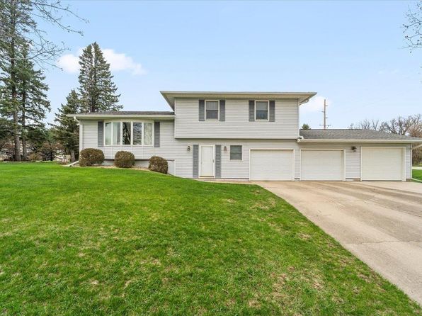 100 Summit Dr, Waverly, IA 50677