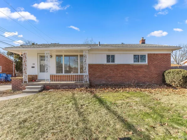 5566 Heather Ln, Dearborn Heights, MI 48125