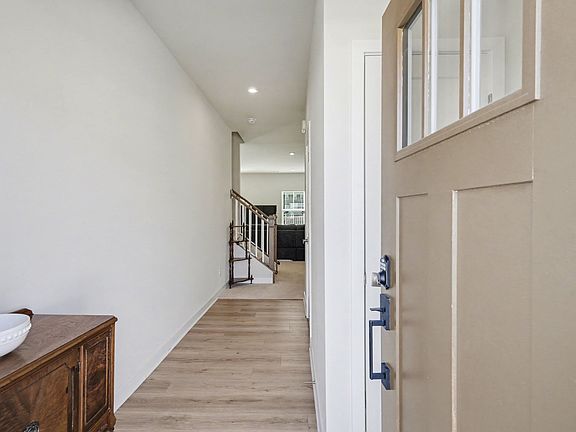 4th image of 1338 Crescent Ridge Dr