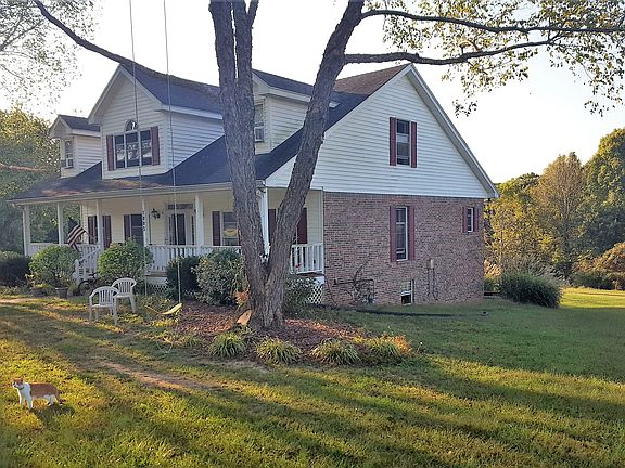 2nd image of 1003 Wood Ln