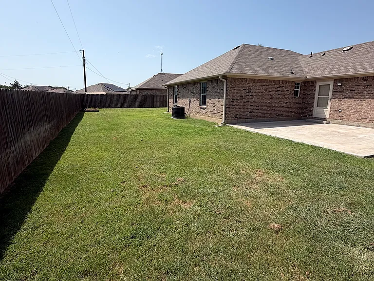 296 Summit Dr — Photo 5
