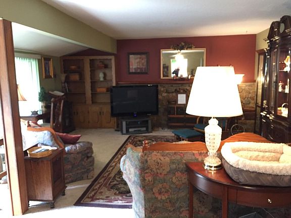 3rd image of 2113 Walnut Grove Ave