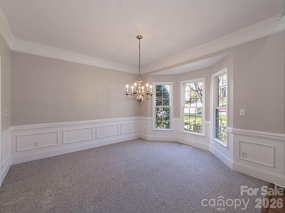 3rd image of 16009 Cranleigh Dr