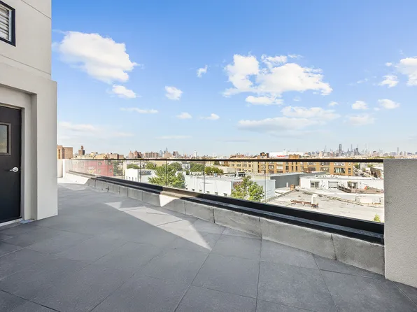 1048 Flushing Avenue image 17 of 18