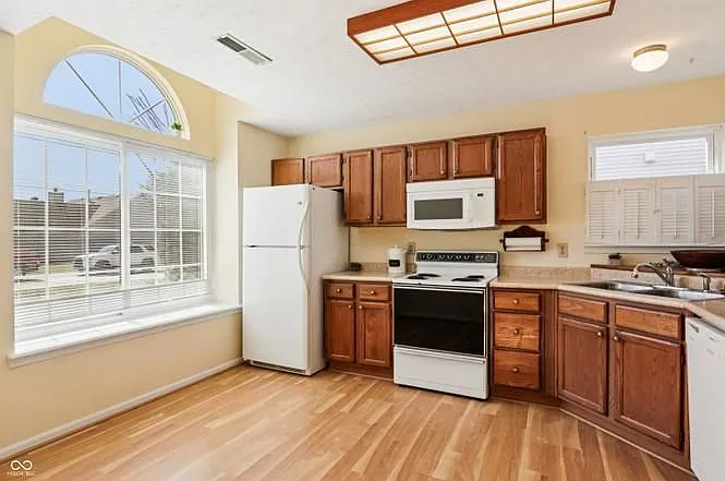 3122 Village Park North Dr — Photo 5