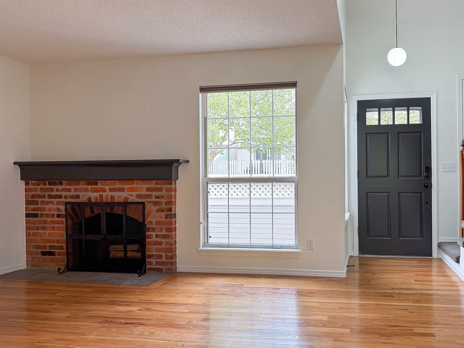 2 bed, 1335 sqft, $2,700 — Photo 2