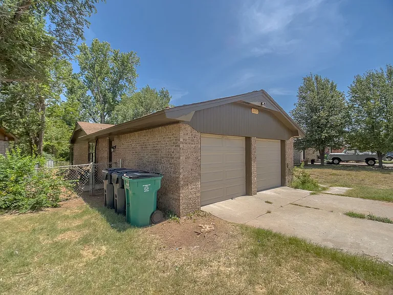 229 Bainbridge Rd — Photo 19