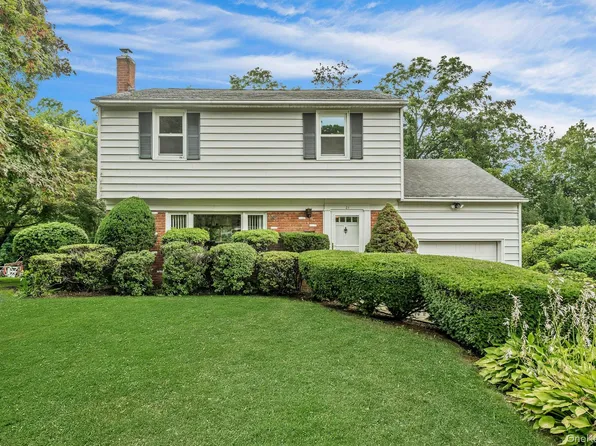 21 Pamela Lane, Valhalla, NY 10595