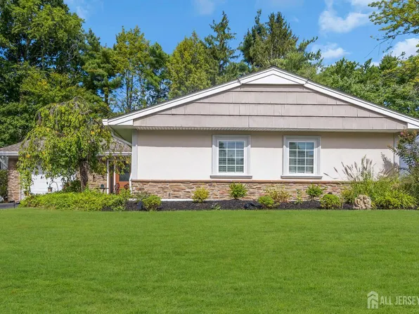 23 Carol Ln, Aberdeen, NJ 07747