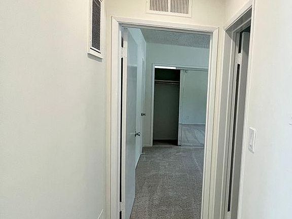 5th image of 11711 Goshen Ave #2