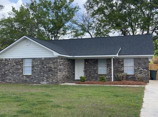 1213 Desert Storm Dr, Hinesville, GA 31313