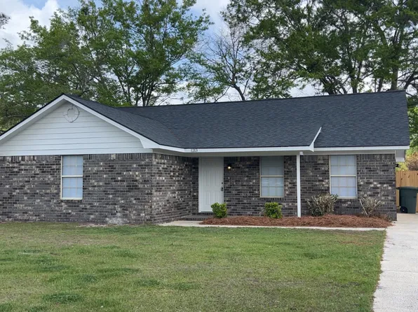 1213 Desert Storm Dr, Hinesville, GA 31313