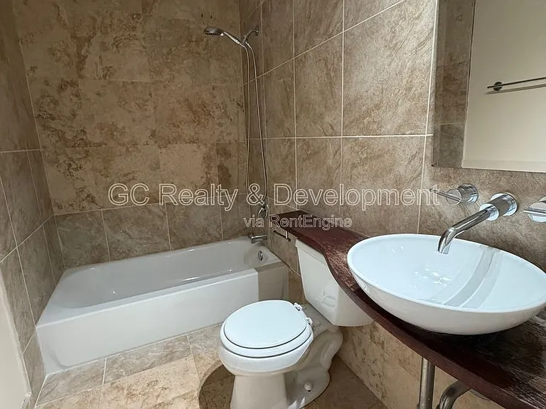 871 Yosemite Trl #C — Photo 10