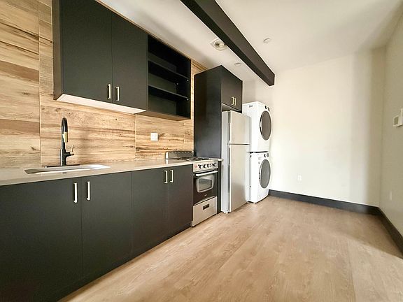 4th image of 1667 Brooklyn Ave #4C