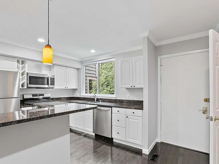 7008 Sherwood Rd #36 — Photo 3